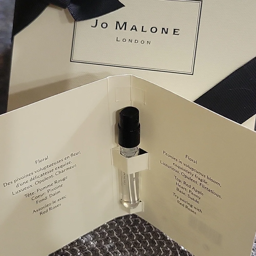 Jo Malone London Gift Box and Samples - Picture 2 of 2